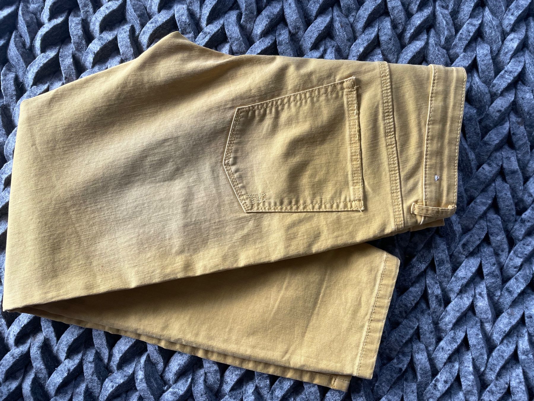 Esprit Jeans: Sonnengelbe Esprit Jeans, Grösse 36, USED-LOOK – Usato da Coldrerio venduto da Theres2004 1