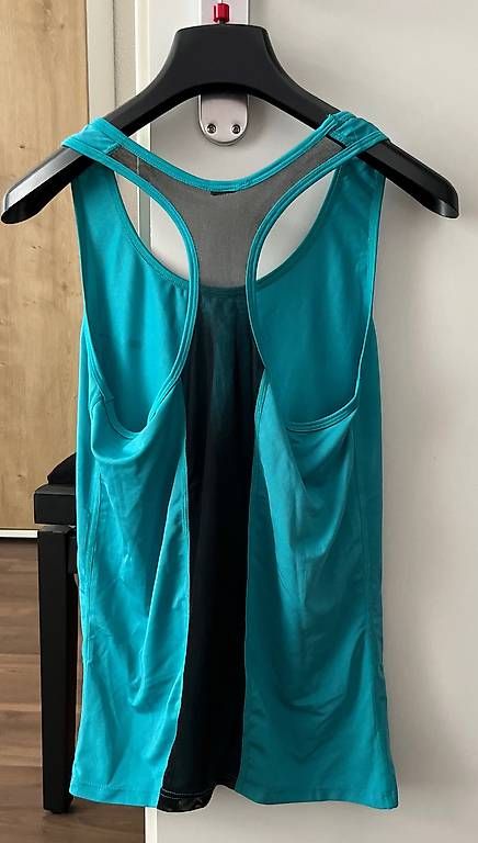 Top: Nike Sportoberteil – Usato da Niederwangen BE venduto da mcp_l62p 1