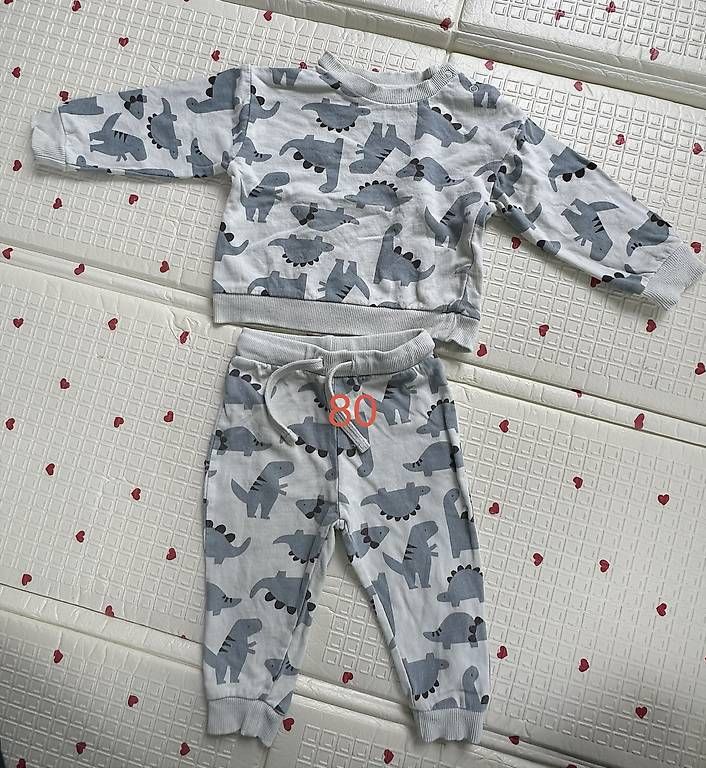 Lotti & Set di vestiti: Baby Kleidung  – Usato da Solothurn venduto da 53ca 3