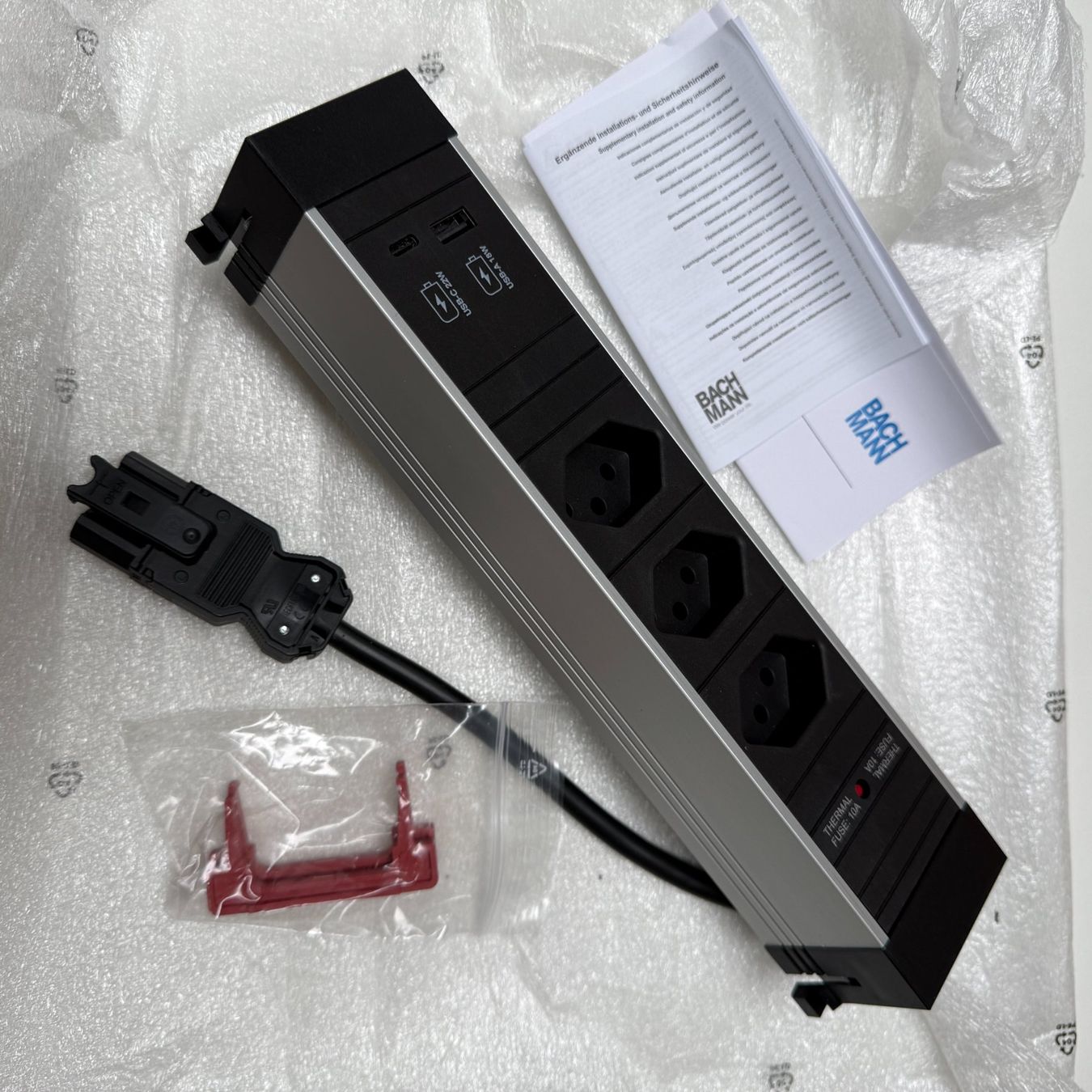 Spine: Bachmann 916.510 Power Frame 3x T13 USB-A/C Steckdosenleiste – Nuovo (secondo la descrizione) da Luzern venduto da cap_pv8l