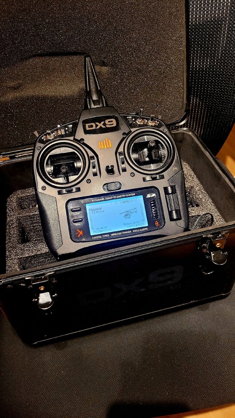 Spektrum Commande à distance: Spektrum DX9 Black – D'occasion à Näfels par T-Rexi