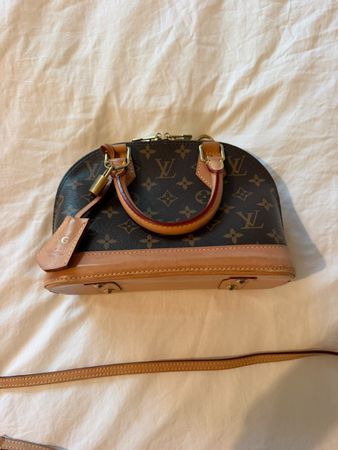 Louis Vuitton Alma BB Handtasche Monogram Canvas gebraucht