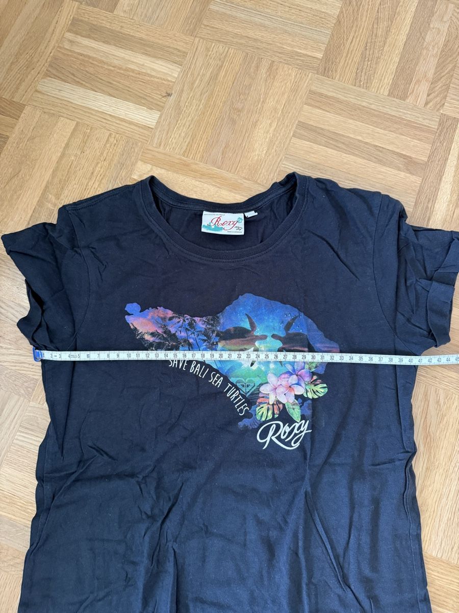 Roxy T-shirt: Roxy T-Shirt, seaturtle from Bali, M  – Usato da Thun venduto da tahari 3