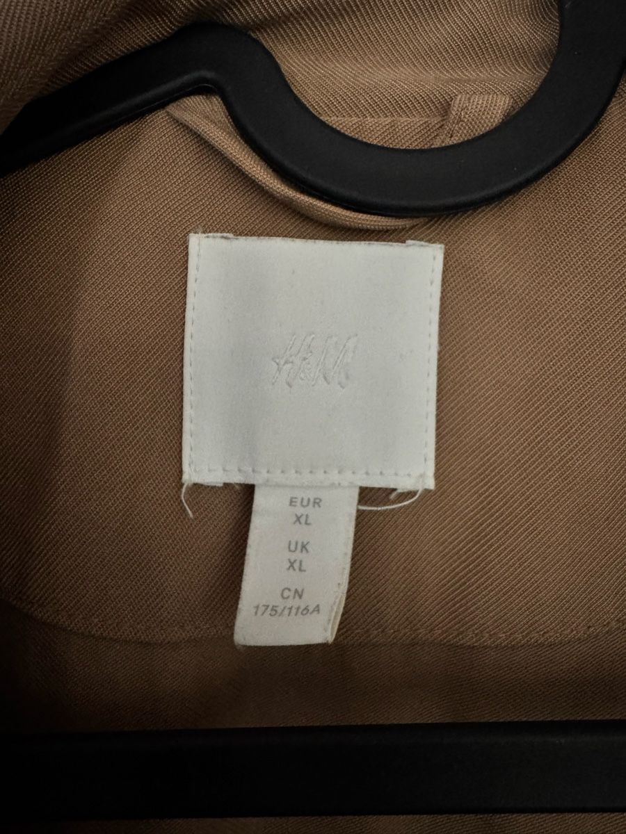 H&M Cappotti: Trenchcoat von H&M in XL – Usato da Igis venduto da jul_7vgf 3