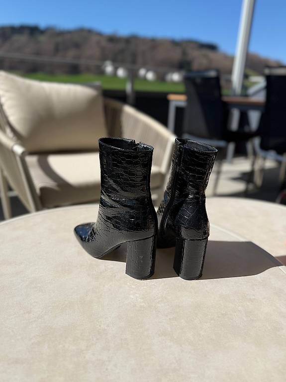 Scarpe da donna: Damenschuhe schwarz RAID Gr.38 – Usato da Boll venduto da Marlon_6 1