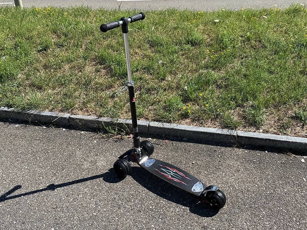 Kickboard: Micro Mobility Systems Kickboard Monster Black – D'occasion à Regensdorf par Crazyblood 4