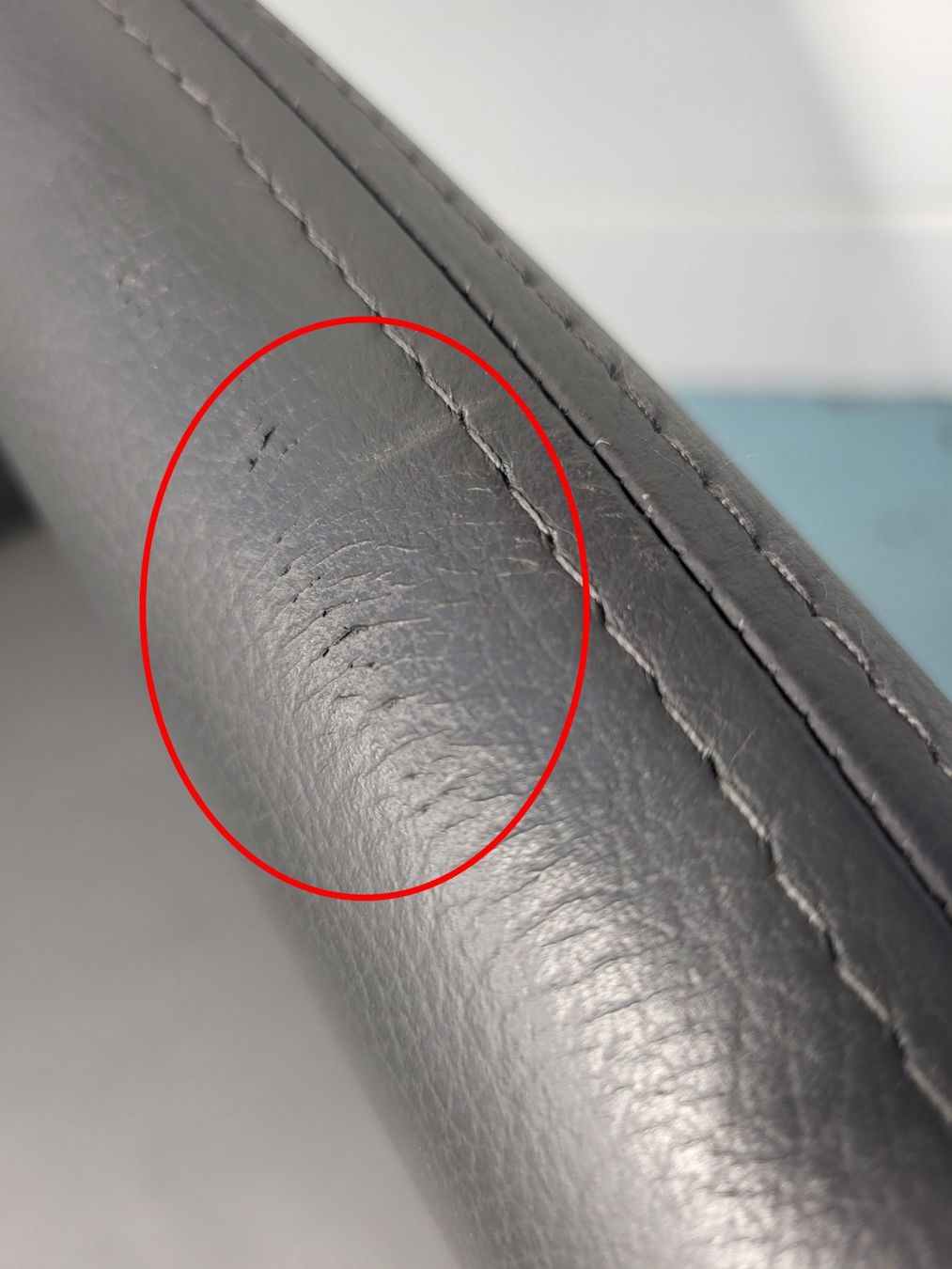 Stühle: 2 Stk. Freischwinger mit Armlehne – Gebraucht aus Brügg BE von POU-BELLE 6