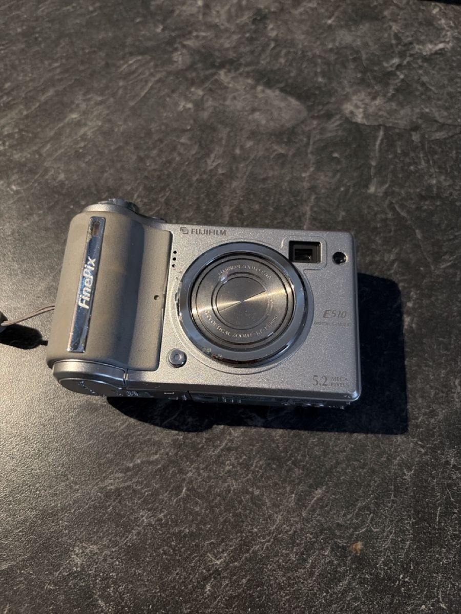 Fujifilm Fotocamera: Fujimi fine pix 510  – Usato da Biasca venduto da danshankoukis