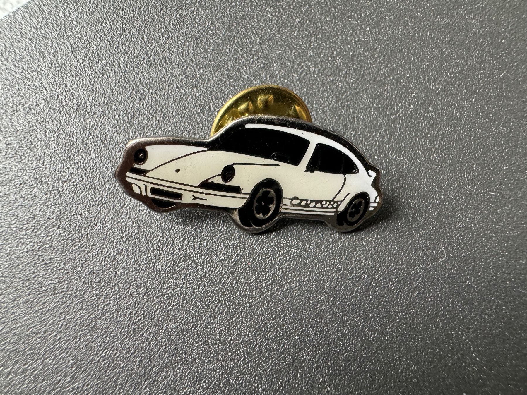 Porsche Plaketten & Abzeichen: Pin Truck Auto Wagen Bus Oldtimer Porsche – Gebraucht aus Galgenen von rub_f6kh