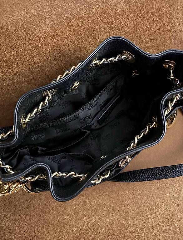 Borse da donna: MK Handtasche Leder schwarz Michael Kors – Usato da Tobel venduto da Streetfroggy 2