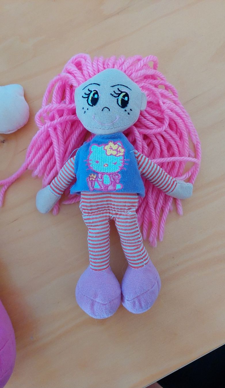 Puppen: 2 Hello Kitty Puppen – Gebraucht aus münchenstein von ewu_8lcz 1