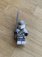 Figurine Lego Ninjago Zane blanc avec sabre
