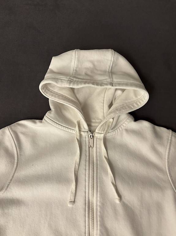 Pulls & Sweat-shirts: Weisser Pullover – D'occasion à Lenk im Simmental par niczbaeren 2
