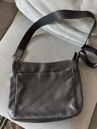 Mandarina Duck Umhänge Tasche. Neuwertig