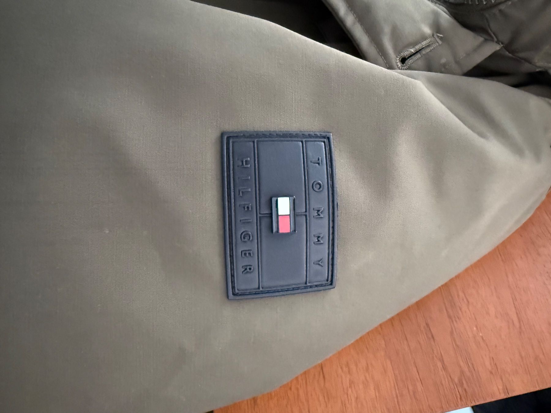 Tommy Hilfiger Jacken: Original Tommy Hilfiger Winterjacke – Gebraucht aus Meisterschwanden von Wednesday1905 2