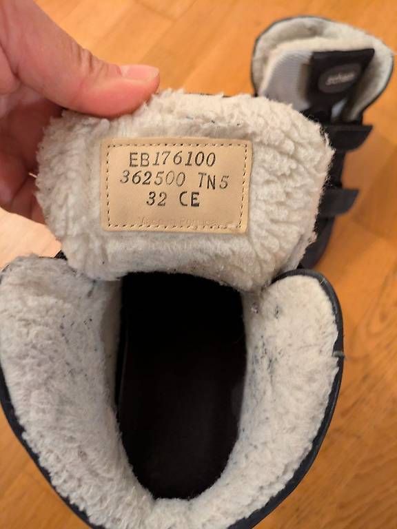 Chaussures garçon: Wintershuhe  – D'occasion à Utzenstorf par dil_7bt7 2