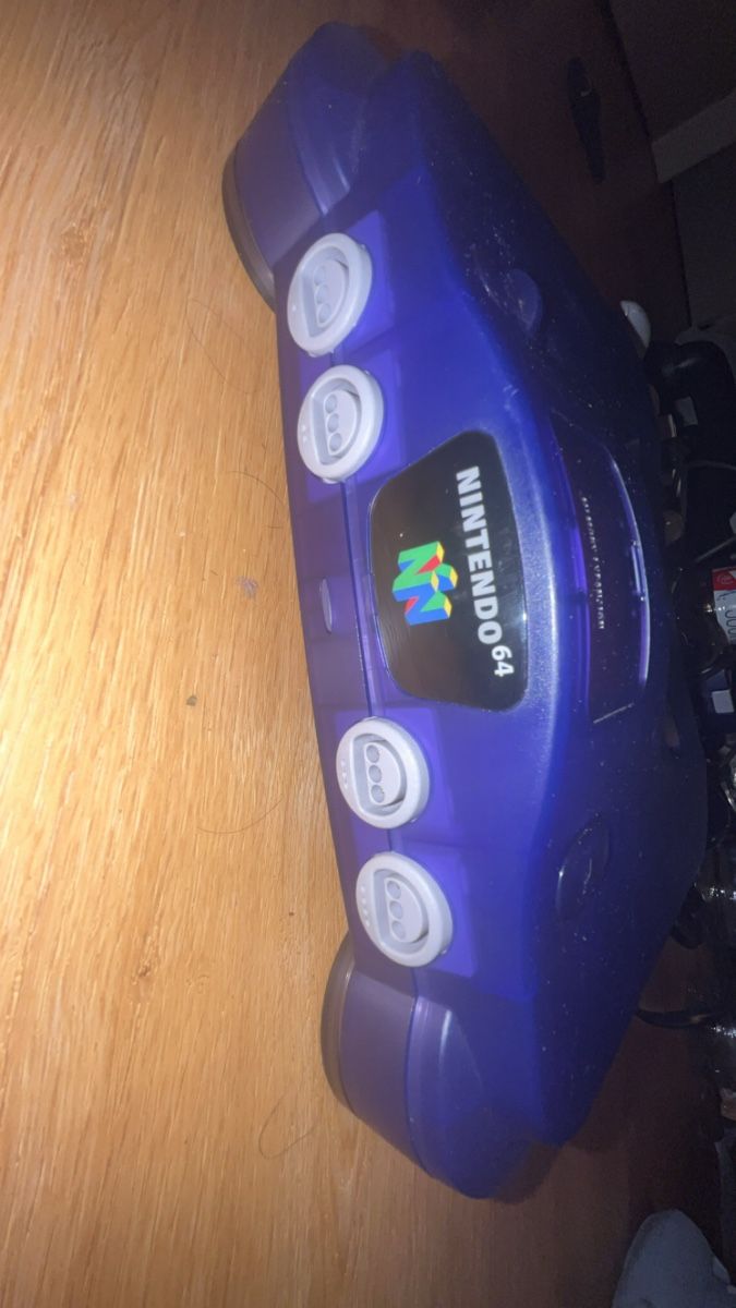 Nintendo Console: Nintendo 64 Funtastic Grape Purple +  2 controller – Usato da Buchs AG venduto da dim_6c9l 2