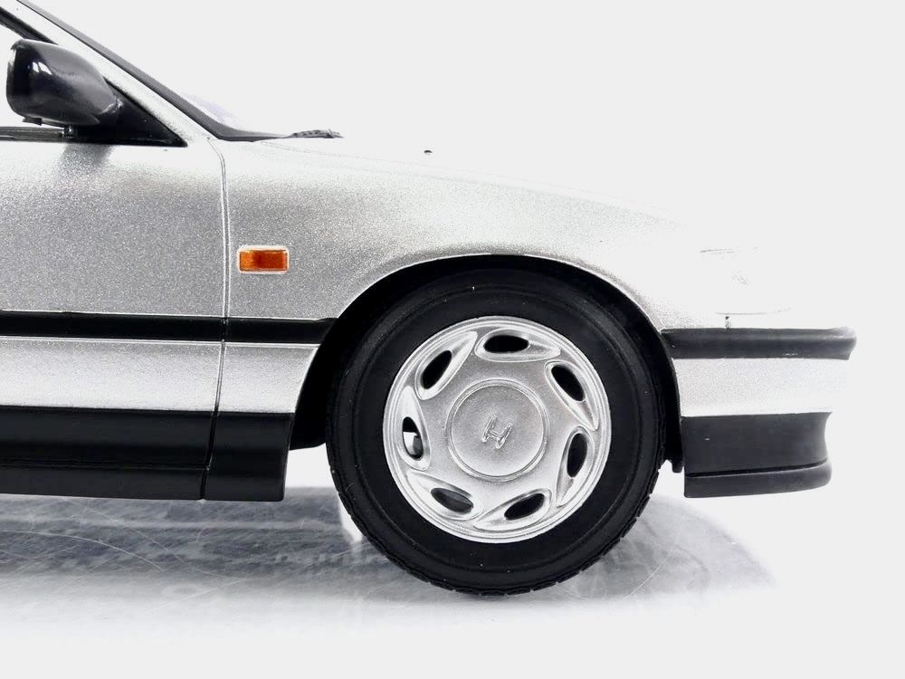 Honda Modellini d'auto: HONDA CRX 1990 MASSSTAB 1:18 SILBER – Nuovo e nell'imballaggio originale da Erlenbach im Simmental venduto da Model_box 7