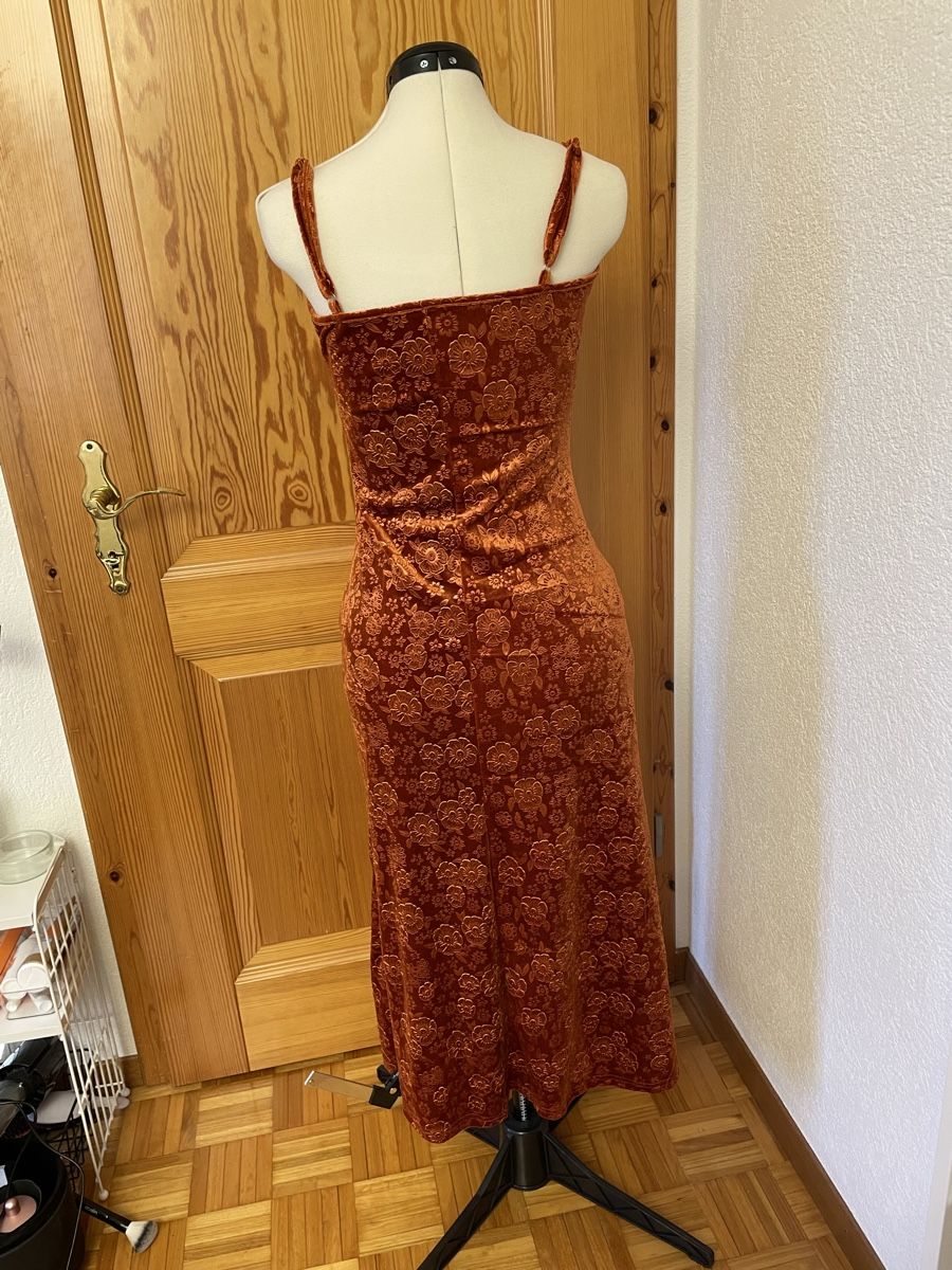 Vestiti: Samtiges Midikleid in Orange mit Blumenmuster – Nuovo (secondo la descrizione) da Dittingen venduto da nje_9nlt 3
