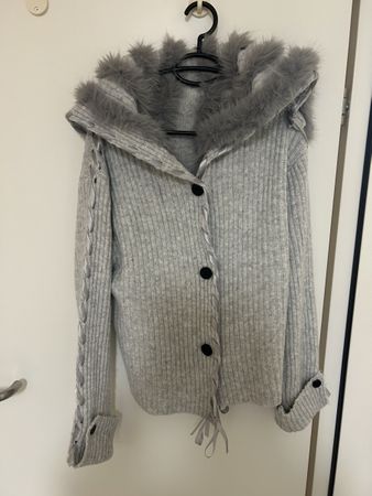 Winter Strickjacke mit Pelzkragen, Grau, Top Zustand!