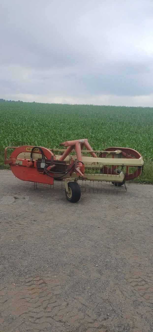 Raccolta foraggio grezzo: Kammschwader PZ hydraulisch angetrieben – Usato da Grosswangen venduto da jepe555 2