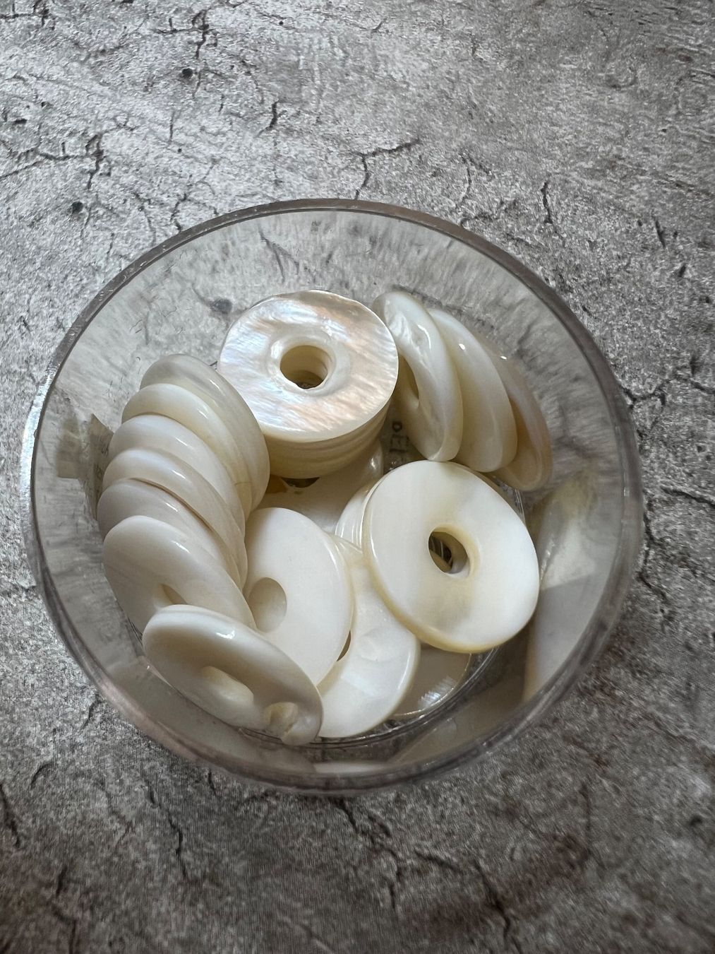 Perle (finte): Perlmutt - Schmuckknopfe / Ring / 15 mm – Nuovo (secondo la descrizione) da Stein AG venduto da Anastasia_Asya 2