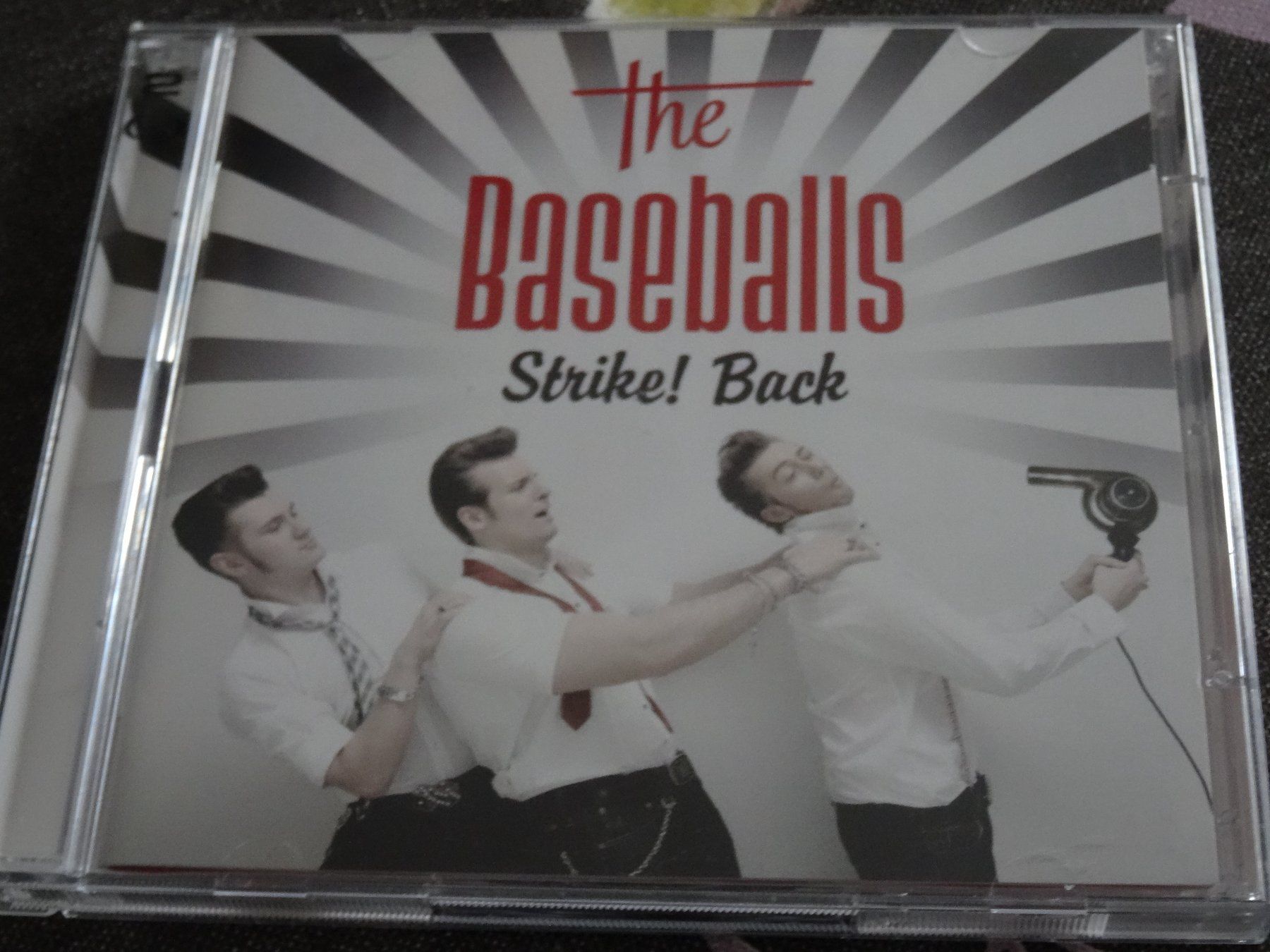 CD: The Baseballs - Stirke! Back CD – Usato da Olten venduto da Disc-Ausverkauf