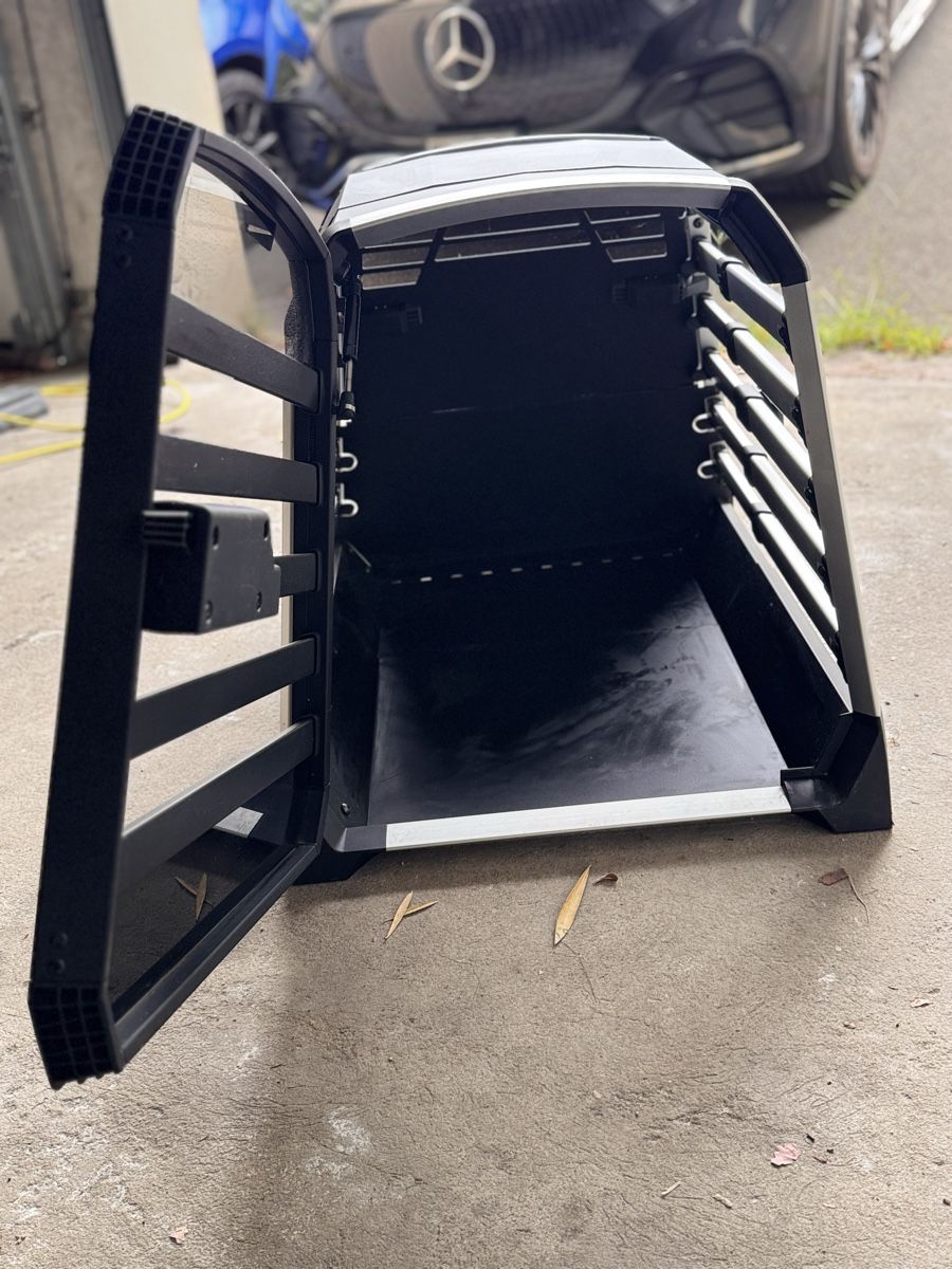 Gabbie, trasporto & Sicurezza: Hundetransportbox Thule wenig gebraucht – Usato da Basel venduto da phf4058 5