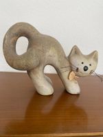 stehende Katze aus Ton