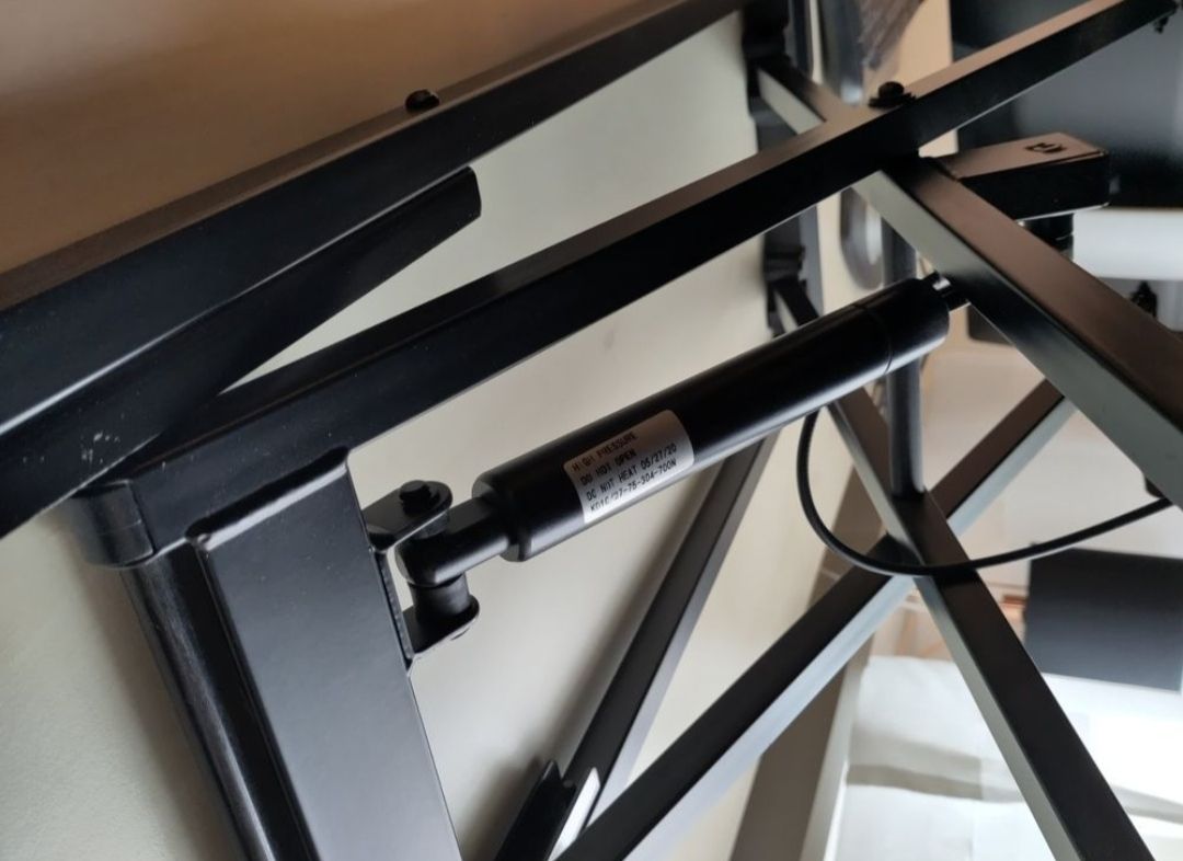 Scrivanie: Adjustable Standing Desk – Usato da Zürich venduto da keltox 1