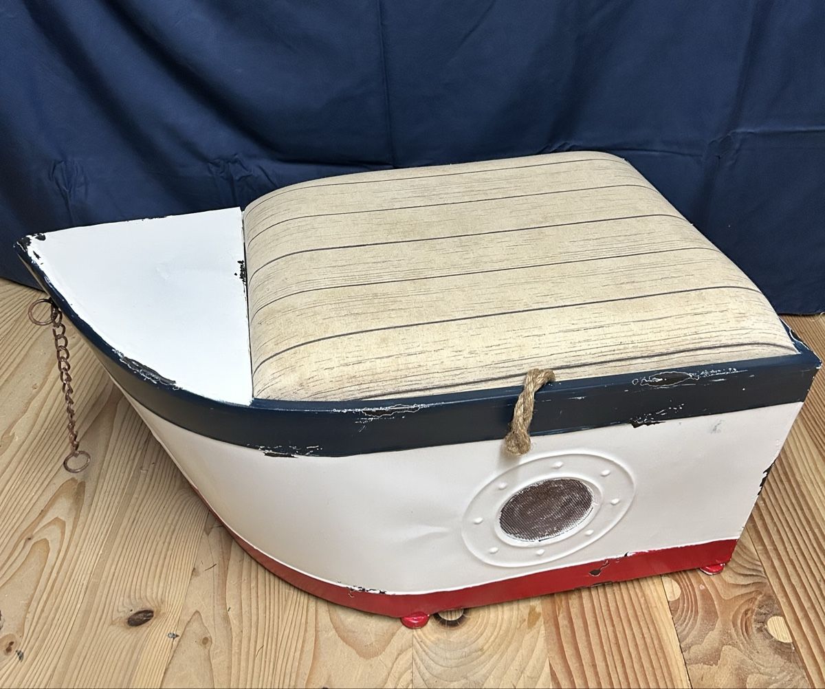 Hocker: Sitzhocker mit Stauraum Boot – Gebraucht aus Auswil von Kasiopeia72