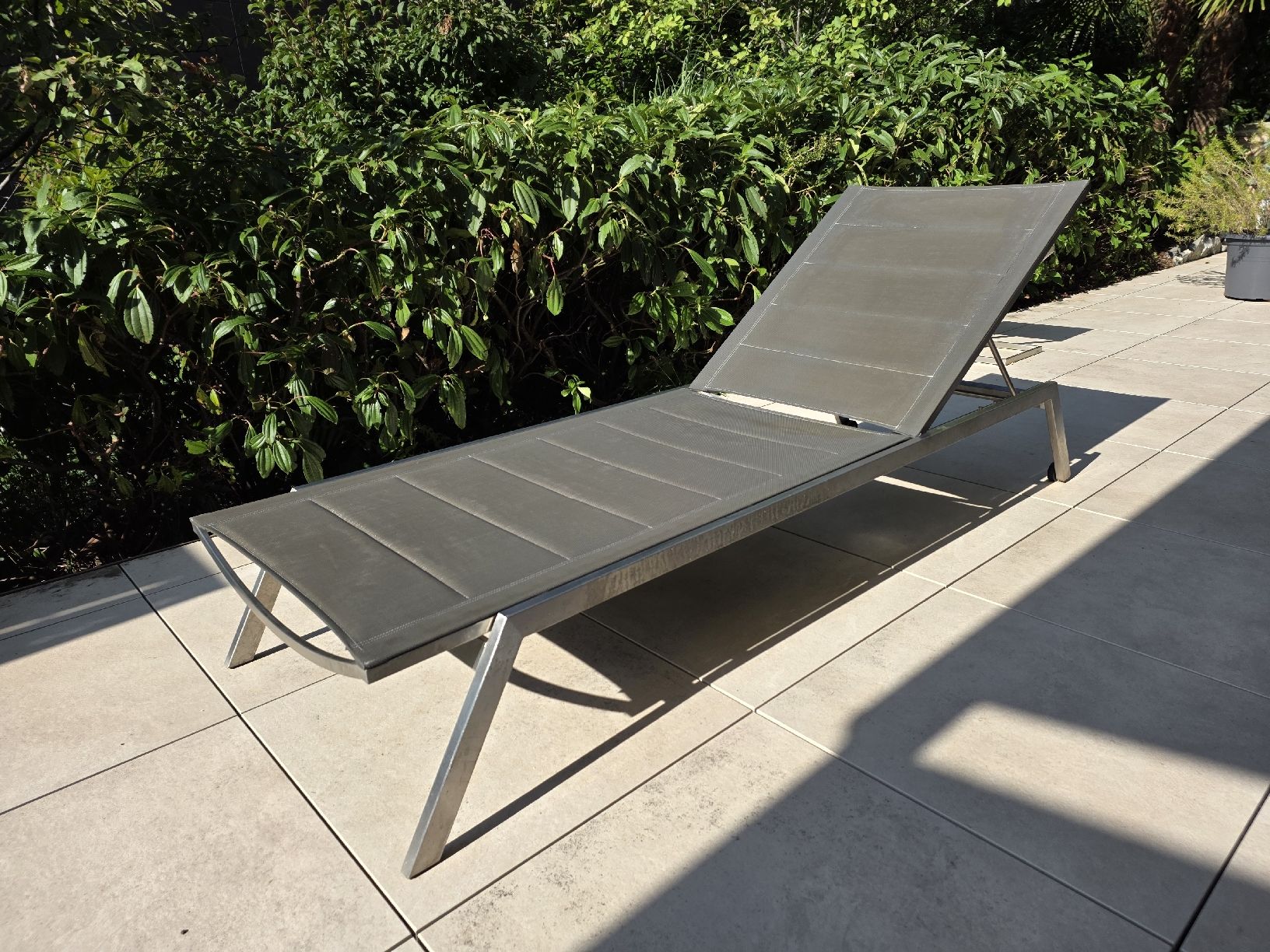 Liegen & Liegestühle: Sun Lounger Aluminium Grey Adjustable good condition – Gebraucht aus Hergiswil NW von luc_b5pz 1