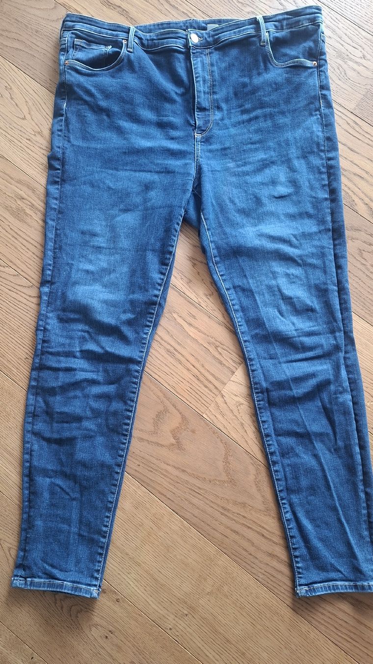 H&M Jeans: Blaue Jeans von H&M – Usato da Oberengstringen venduto da Kimchimon