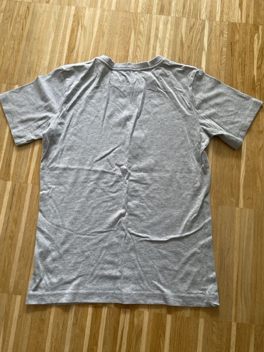 Jordan Hemden, T-Shirts & Polos: Jordan T-Shirt grau Logo  – Gebraucht aus Zürich von ros_jy6w 2