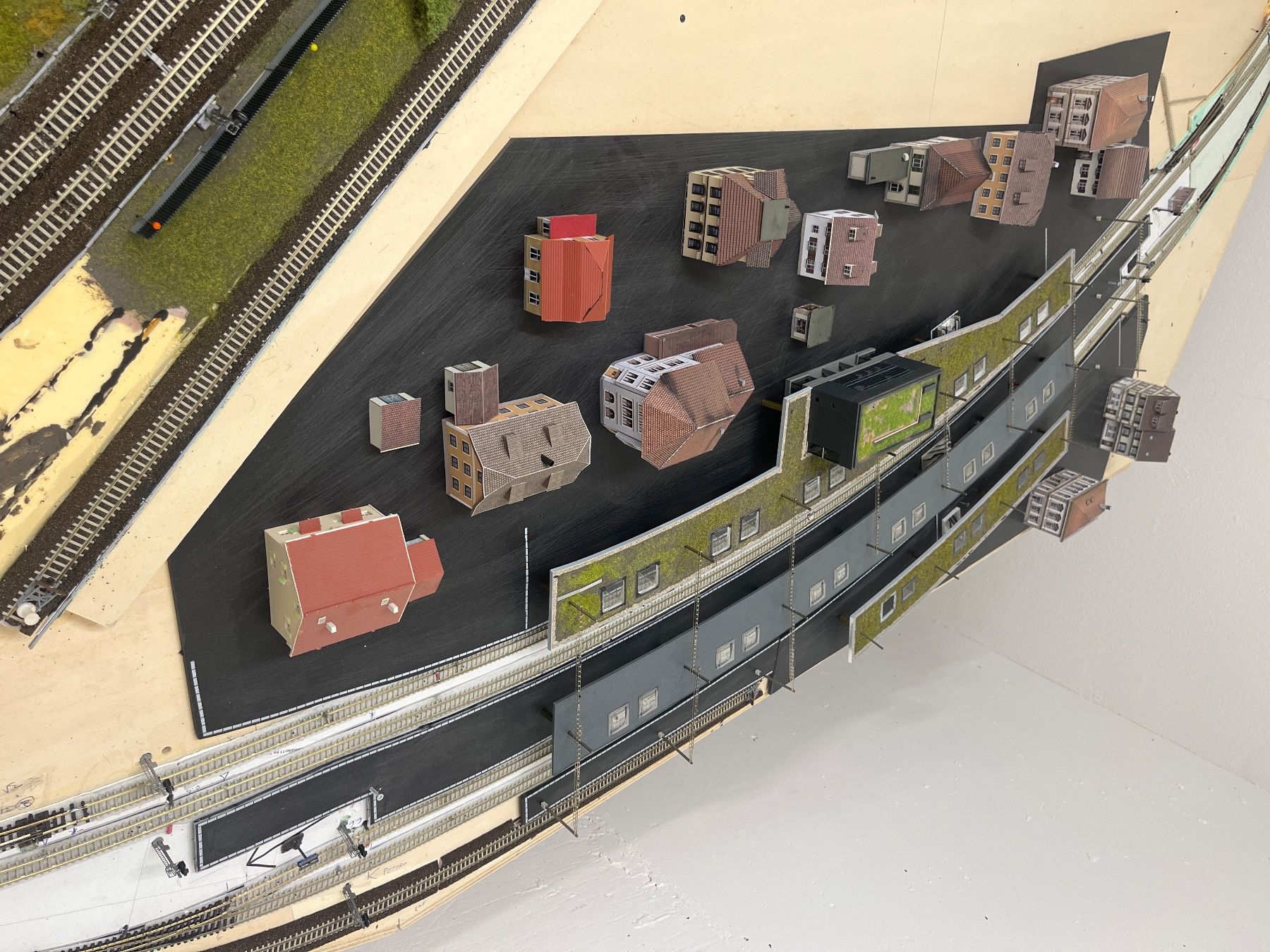 Trains électriques: Bahnhof 1:160 städtisch – D'occasion à Gebenstorf par and_l6nt