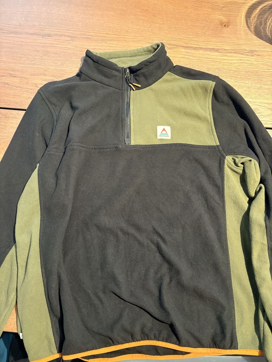 Maglioni & Felpe: Passenger Fleece, Size L – Nuovo (secondo la descrizione) da Bern venduto da odo_8c6k