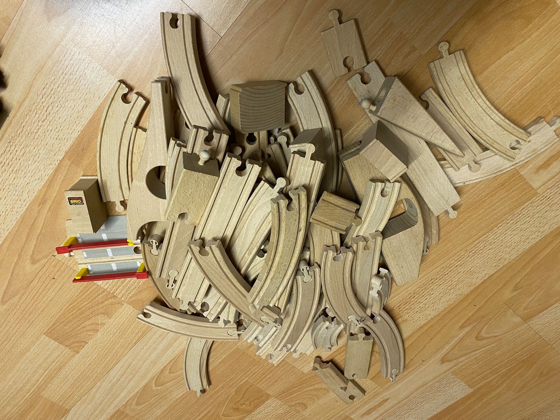 Brio Spielzeuge: Holzeisenbahn Set – Gebraucht aus Turbenthal von Doncarlo 1