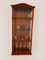 Wandvitrine aus Glas