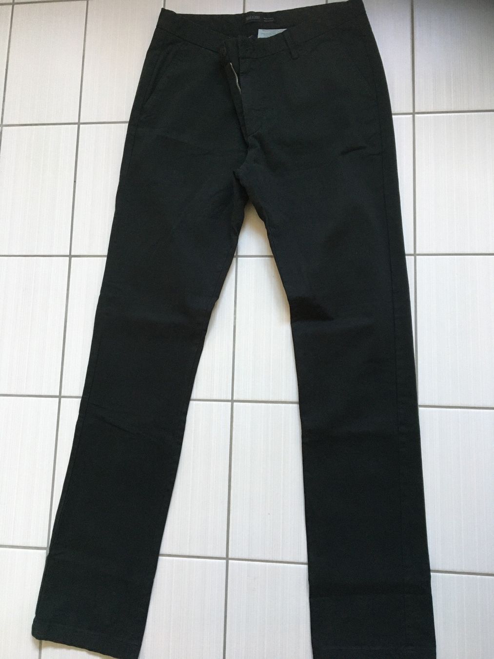 Zara Pantaloni: Hose Zara 40 – Usato da Arth venduto da Vrecam51