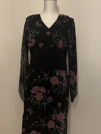 Schwarzes Chiffon-Kleid mit Blumenmuster, Grösse 38/M