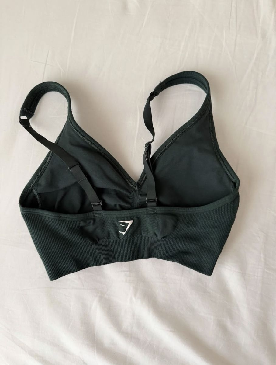 Gymshark Tops: Brassière Gymshark verte – Gebraucht aus Concise von Lae99 2