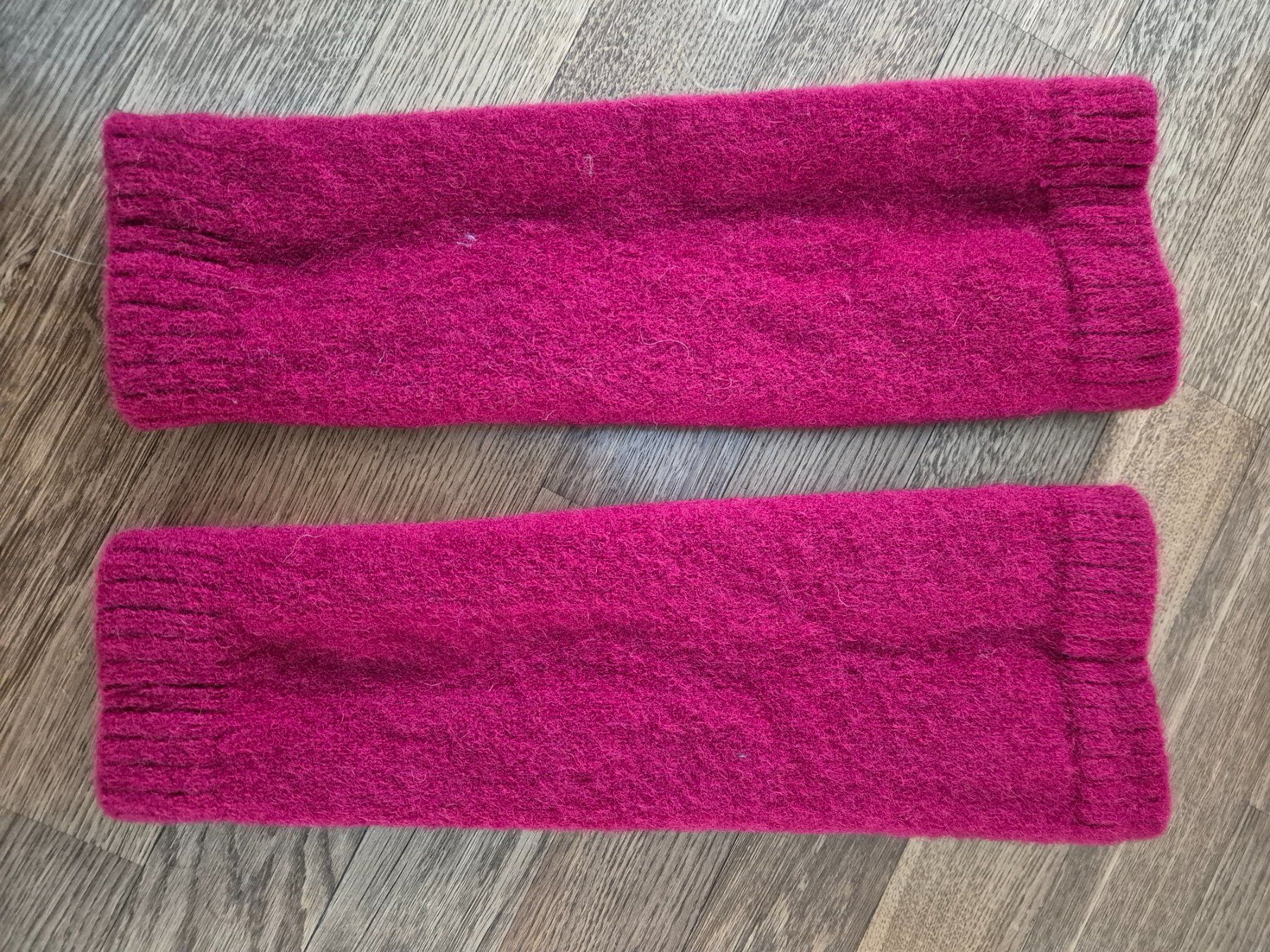 Socken: Handknitted 100% wool pink leg warmers – Gebraucht aus Zürich von monadiederich