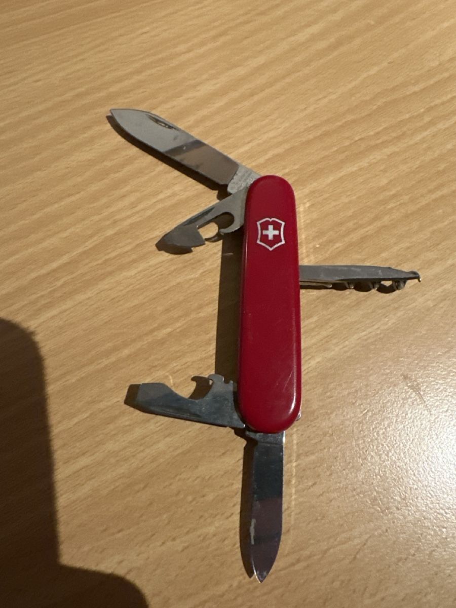 Victorinox Coltelli tascabile: Schweizer Sackmesser von Schweiz Versicherung - Rot! – Usato da Dulliken venduto da Zuchu