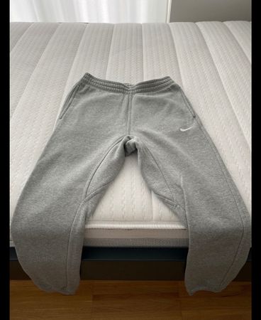 Nike & Adidas Trainingshosen Set - Perfekt für den Sport!
