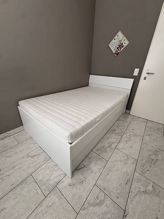 Betten: Bett mit Lattenrost und Matratze – Gebraucht aus Erlinsbach von jas_h5z2
