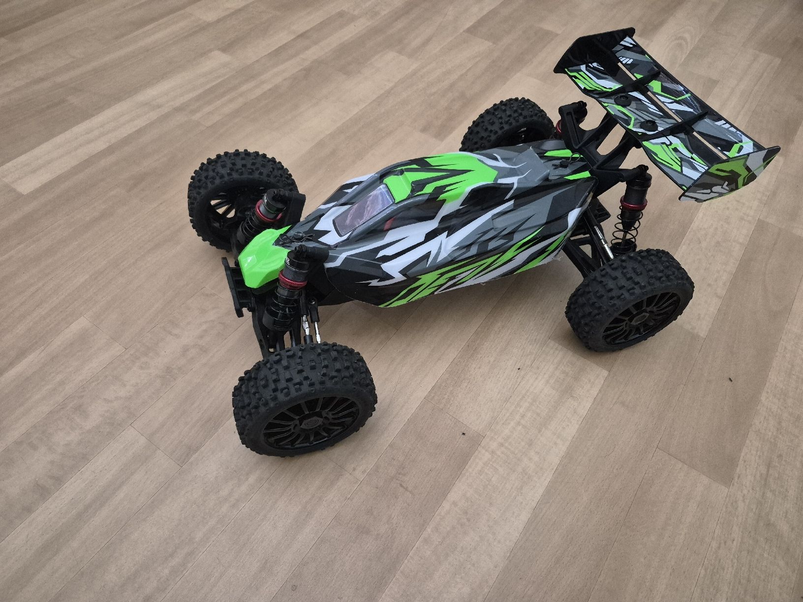RC Kits de montage: Hobbytech Buggy Rogue 2.0 Grün RTR 1:8 – Neuf (Voir description) à Dielsdorf par BARDARRU