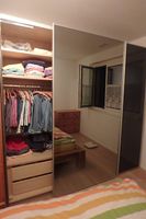 grosser Kleiderschrank