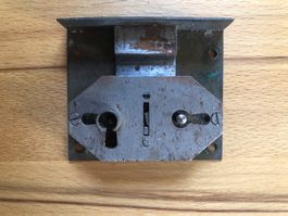 Antikes Einsteckschloss / Kastenschloss aus Metall  Rustikal