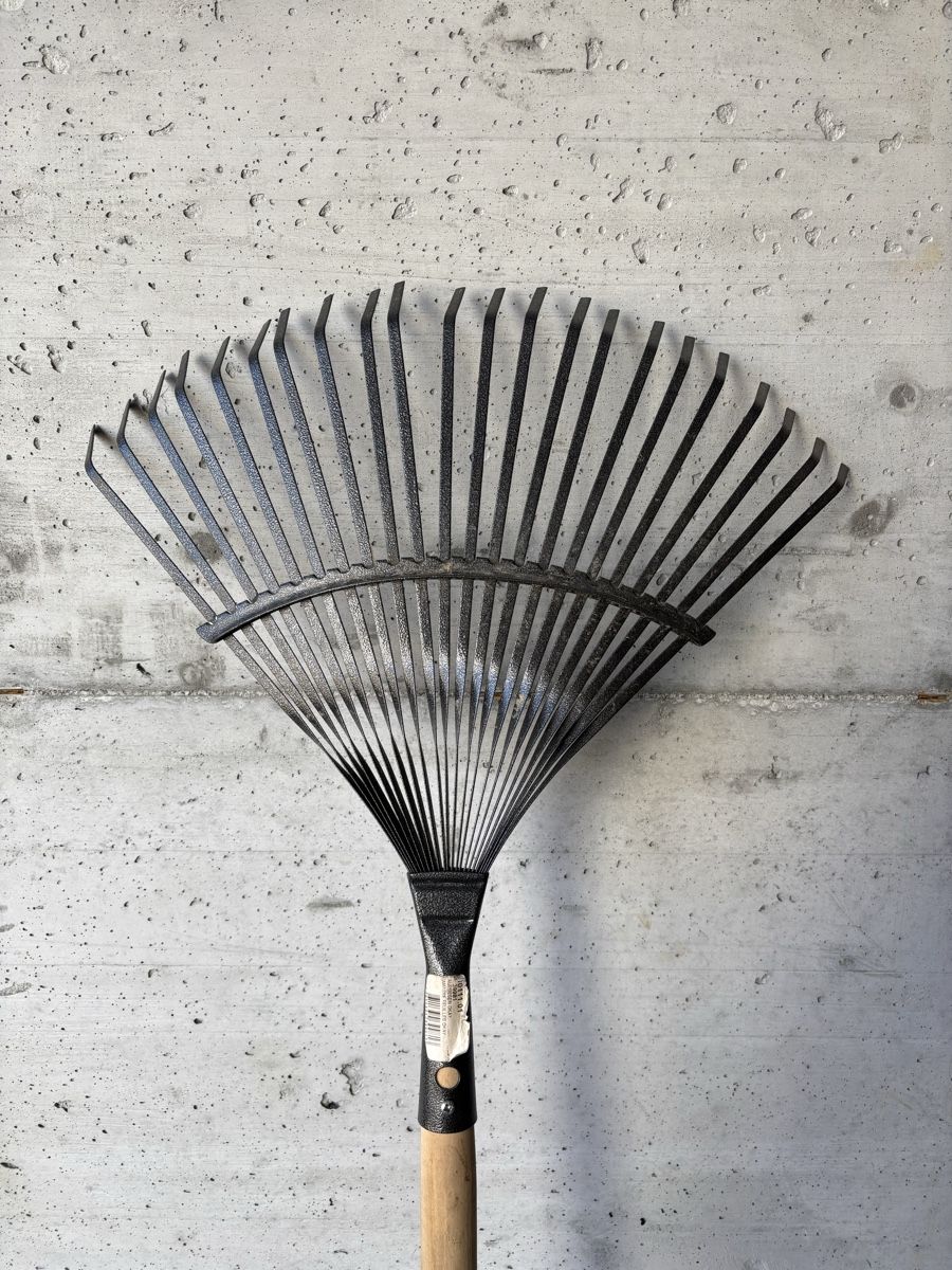 Tous les outils: Râteau à feuilles – D'occasion à Tramelan par crevette72 1