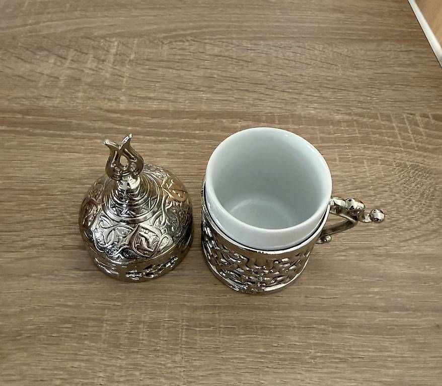 Tazze: Orientalisches Kaffee-/Teeservice, 12 Tassen + 2 Tabletts – Usato da Wittenbach venduto da ame_6sqr